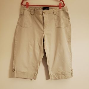 Crop khaki pants Size 20